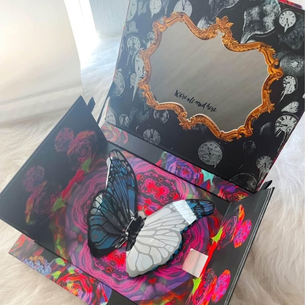 Brand New Discontinued Disney Alice Through the Looking Glass Makeup Palette - Picture 2 of 4